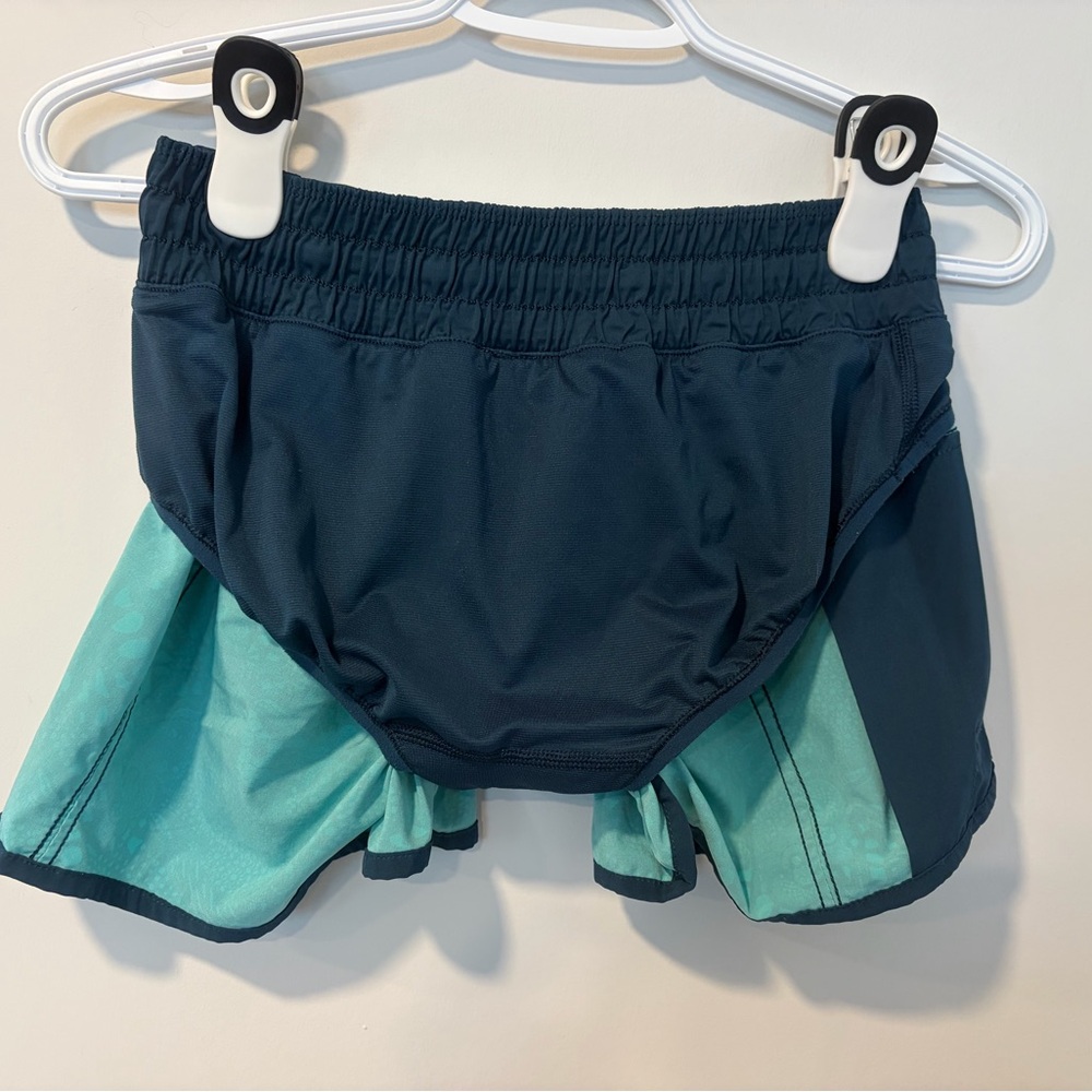Lululemon Navy & Aqua Patterned Hotty Hot Low-Rise Lined Shorts - 4” - Picture 9 of 10